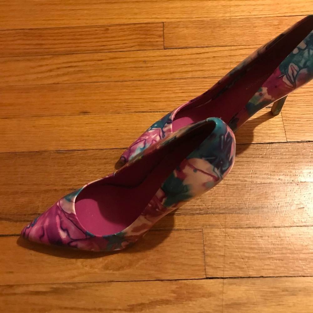 Multi colored pumps - Picture 3 of 3